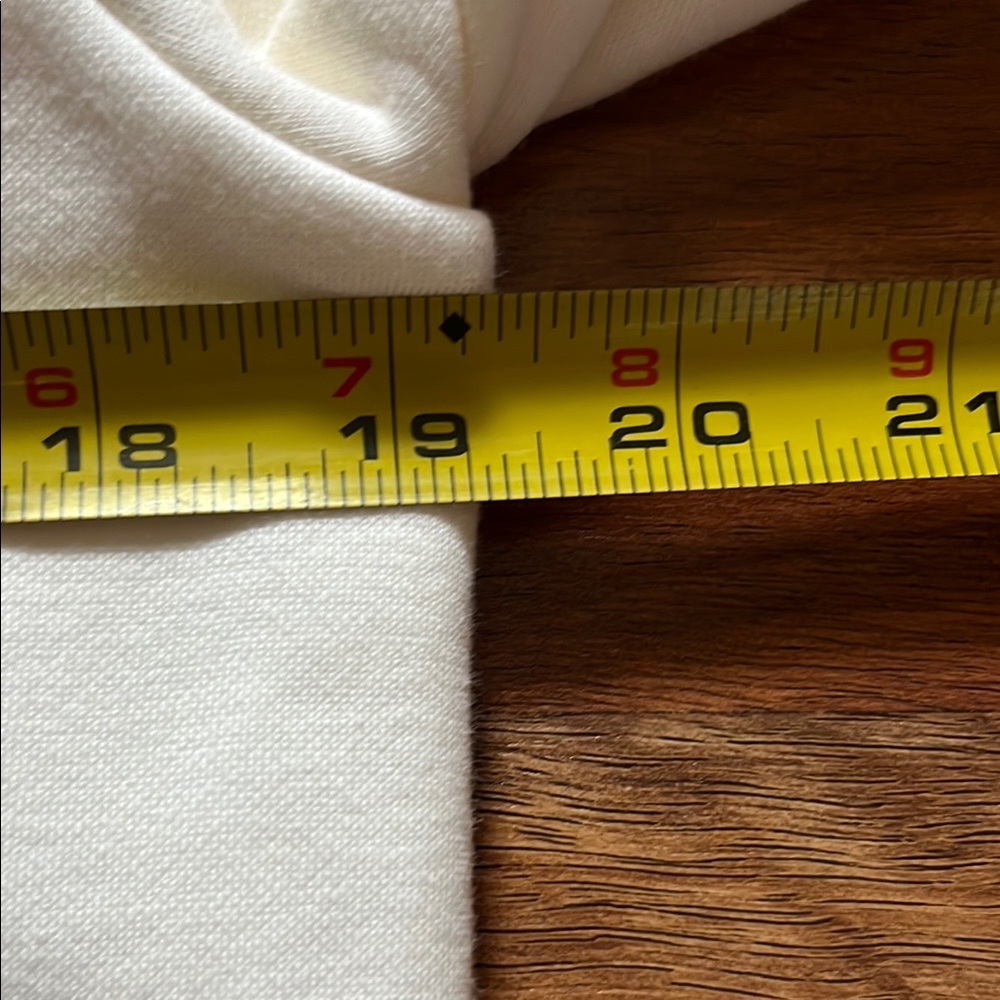 Like new Fabletics Cream High-Neck Sweatshirt - Picture 10 of 11